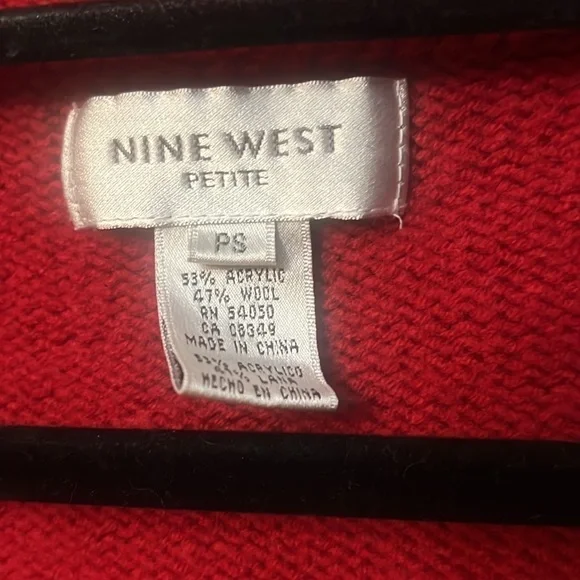 Nine west red sweater one button down. size S Cardigan style romantic - Picture 3 of 9